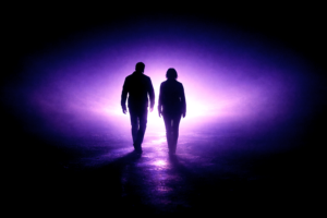 Demi-outil travail social illustrant un accompagnement vers la transformation intérieure avec Rayan Gori Hypno-Alchimiste